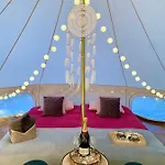 Caravana Juliana - Glamping Swaderki