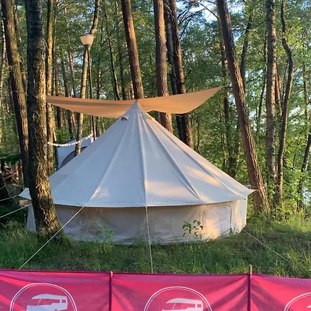 Caravana Juliana - Glamping Swaderki