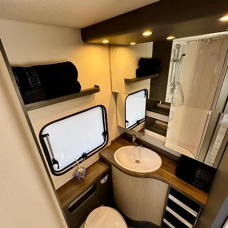 Caravana Juliana - Glamping Swaderki